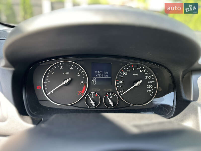 Седан Renault Latitude 2011 в Львові