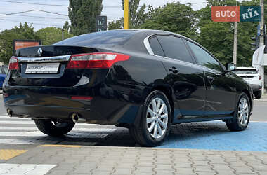 Седан Renault Latitude 2011 в 