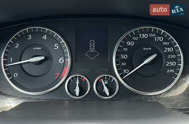 Седан Renault Latitude 2011 в 