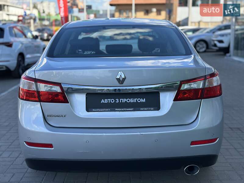 Седан Renault Latitude 2011 в Киеве