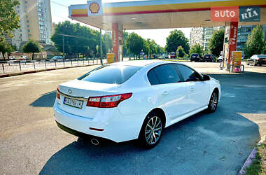 Седан Renault Latitude 2018 в 