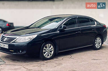 Седан Renault Latitude 2011 в 
