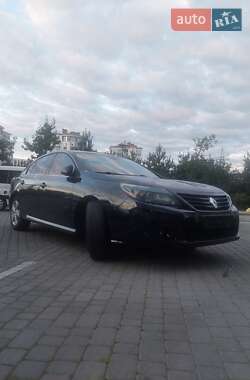 Седан Renault Latitude 2011 в 