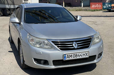 Седан Renault Latitude 2010 в 