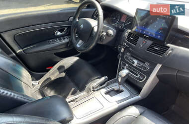 Седан Renault Latitude 2010 в 