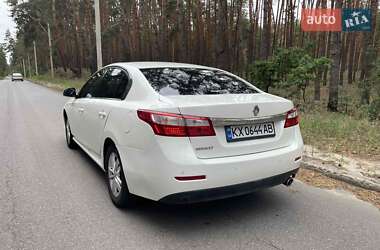 Седан Renault Latitude 2011 в 