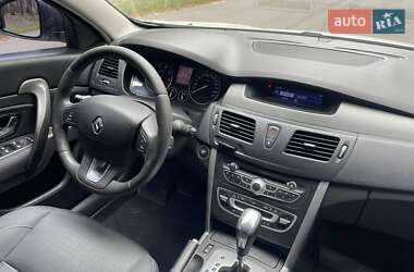 Седан Renault Latitude 2011 в 