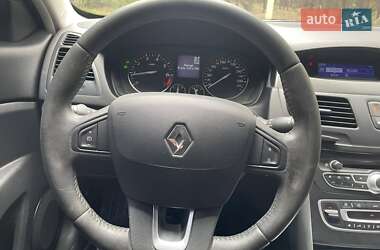 Седан Renault Latitude 2011 в 