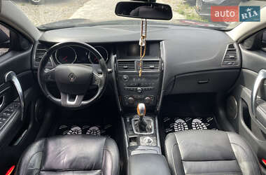 Седан Renault Latitude 2011 в 