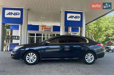 Седан Renault Latitude 2011 в 