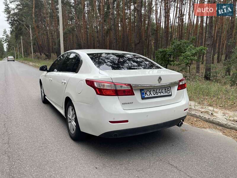 Седан Renault Latitude 2011 в Харькове