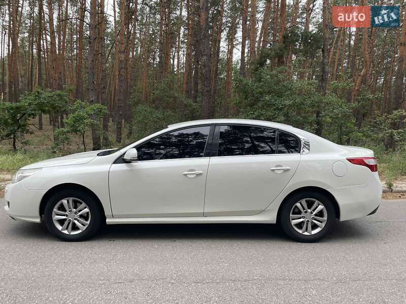 Седан Renault Latitude 2011 в Харькове