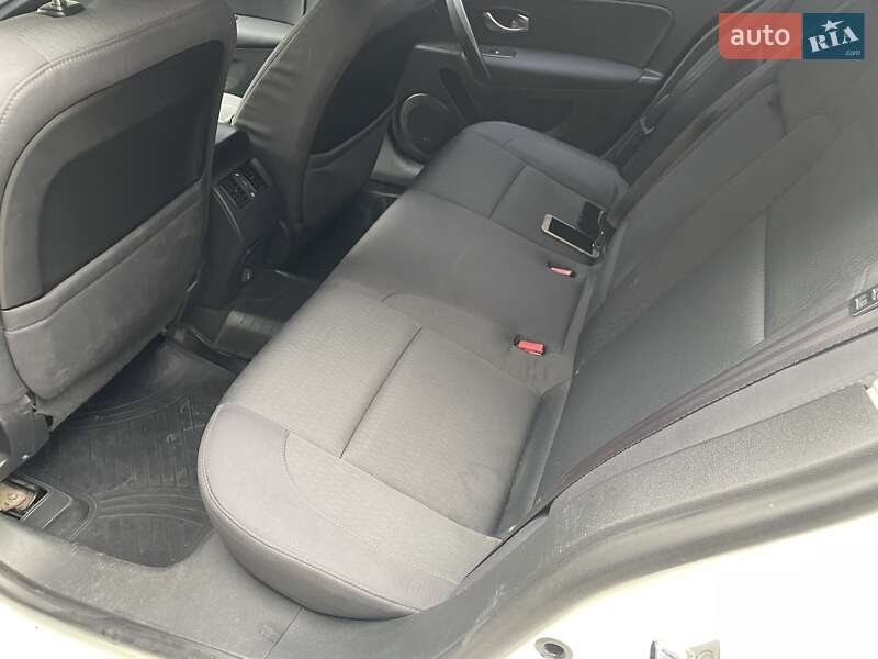 Седан Renault Latitude 2011 в Харькове