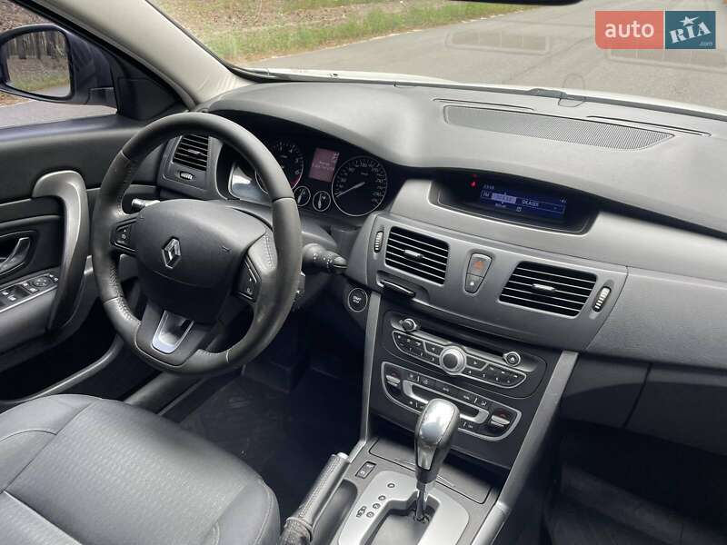 Седан Renault Latitude 2011 в Харькове