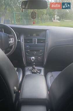 Седан Renault Latitude 2011 в 