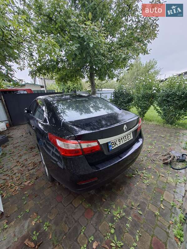 Седан Renault Latitude 2010 в Ровно