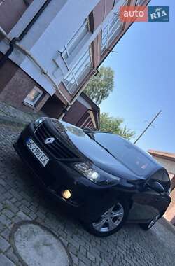 Седан Renault Latitude 2011 в 