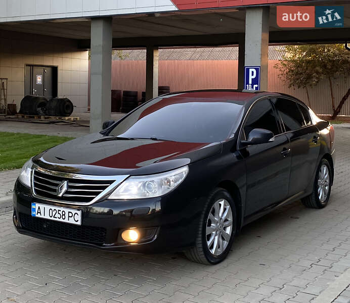 Седан Renault Latitude 2012 в 