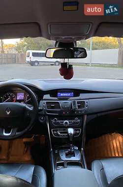 Седан Renault Latitude 2012 в 