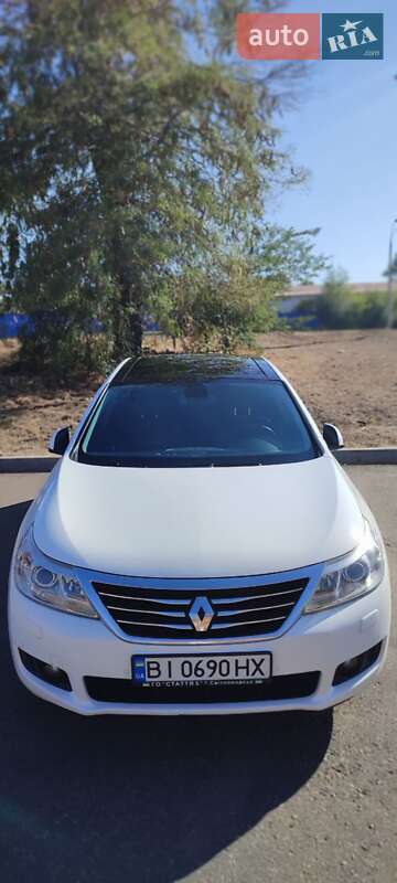 Седан Renault Latitude 2012 в 