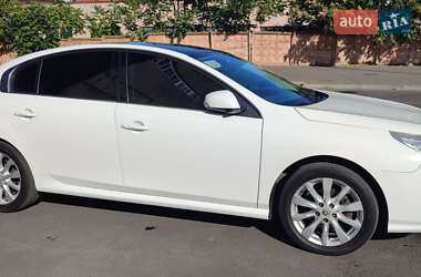Седан Renault Latitude 2012 в 