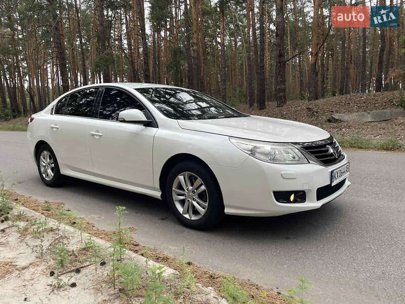Renault Latitude 2011