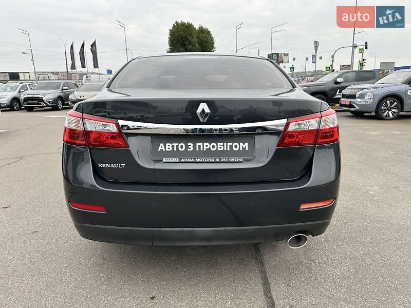 Седан Renault Latitude 2012 в Києві