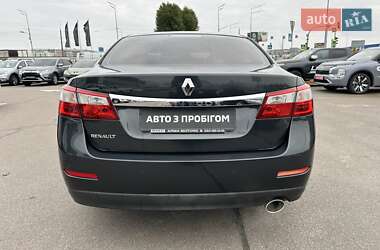 Седан Renault Latitude 2012 в 