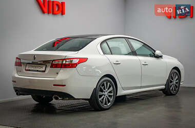 Седан Renault Latitude 2012 в 