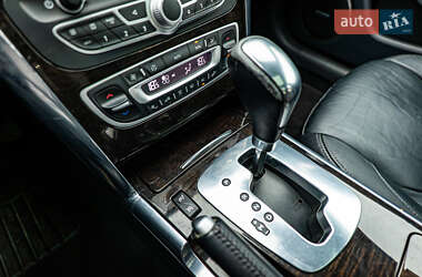 Седан Renault Latitude 2012 в 