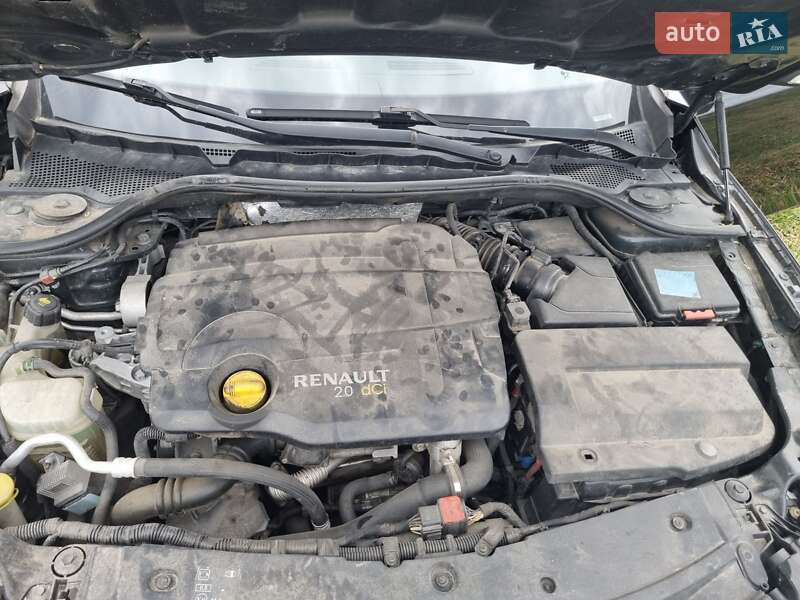 Седан Renault Latitude 2011 в Ивано-Франковске фото 18 Седан Renault Latitude 2011 в Ивано-Франковске