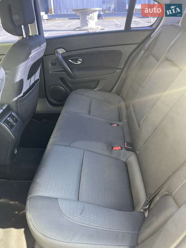 Седан Renault Latitude 2011 в Дніпрі