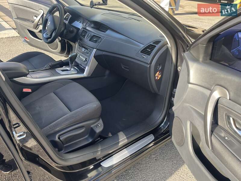 Седан Renault Latitude 2011 в Дніпрі