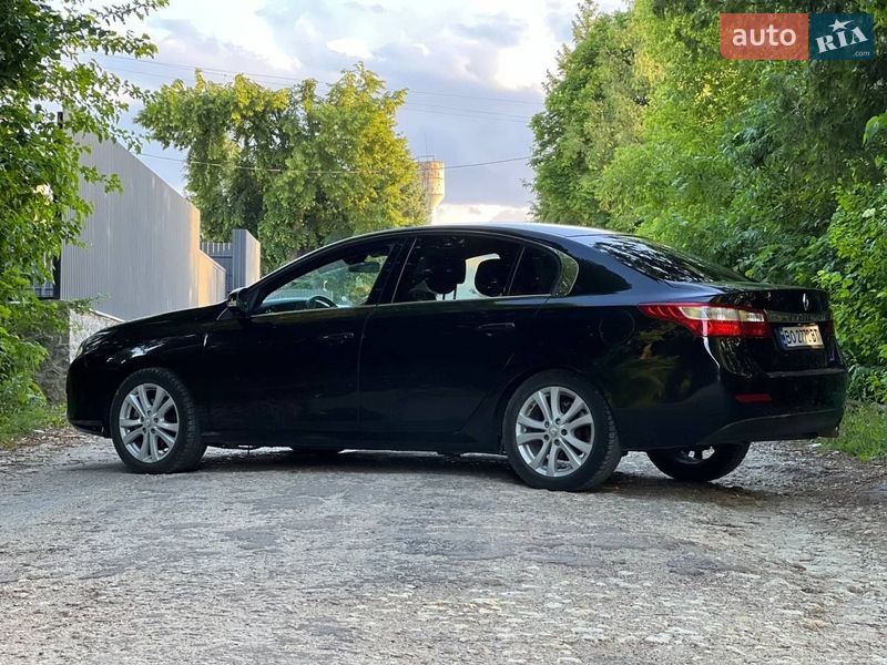 Renault Latitude 2011