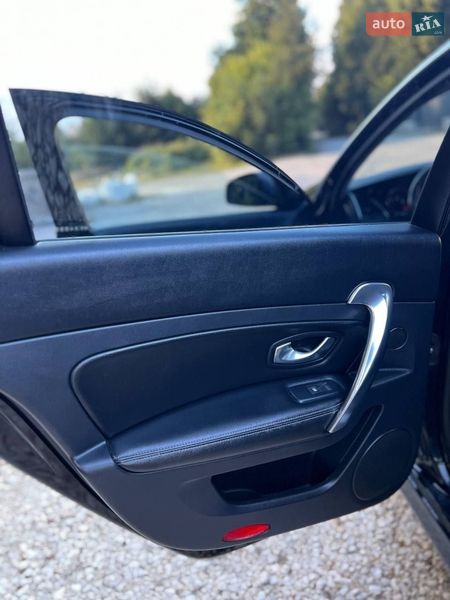 Седан Renault Latitude 2011 в Тернополі