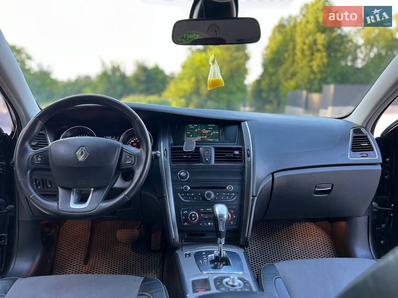 Седан Renault Latitude 2011 в Тернополі