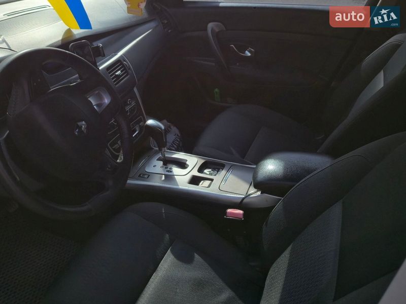 Седан Renault Latitude 2011 в Николаеве