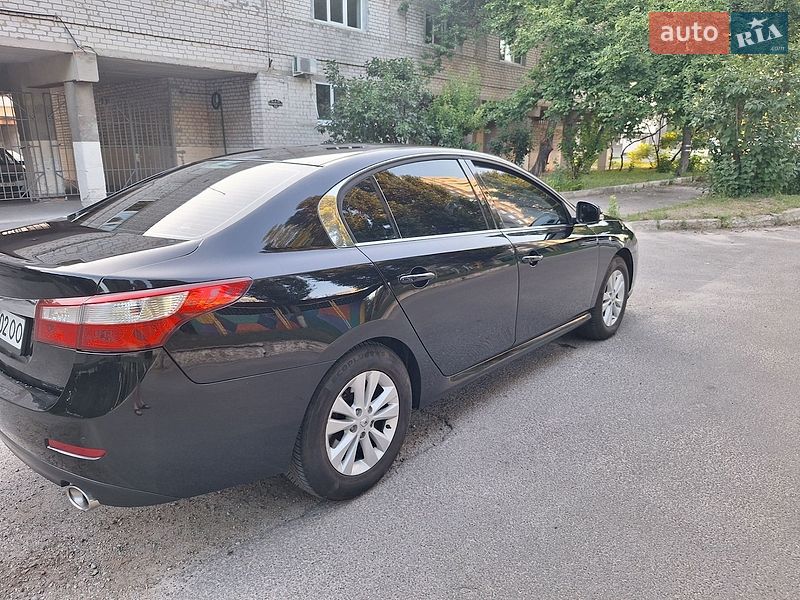 Седан Renault Latitude 2010 в Харькове
