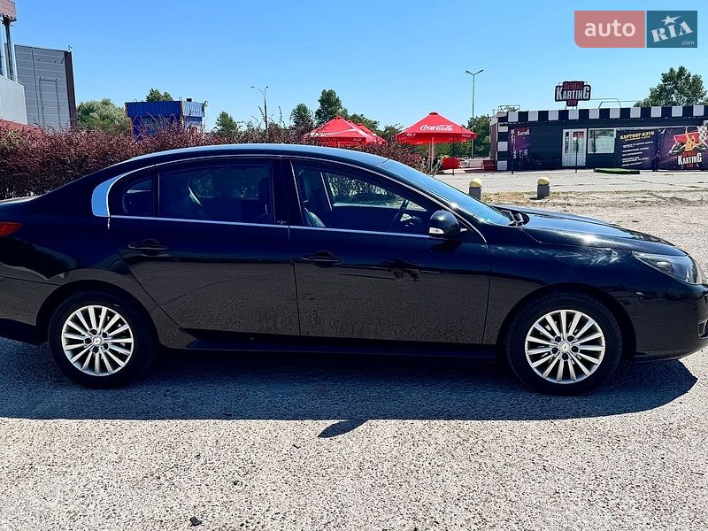 Седан Renault Latitude 2012 в Києві