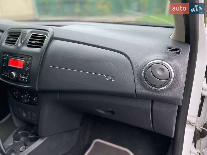 Універсал Renault Logan MCV 2015 в Вінниці фото 31 Універсал Renault Logan MCV 2015 в Вінниці