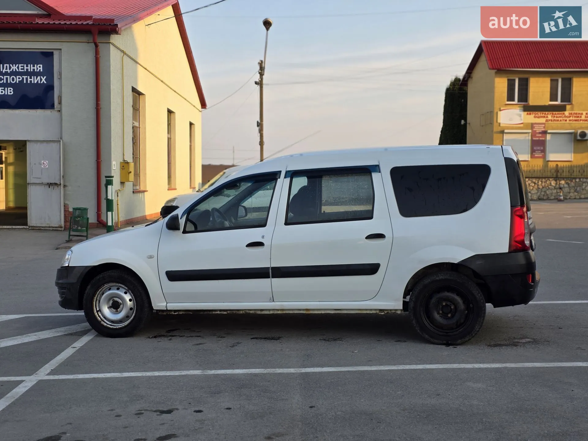 2010 Renault Logan - мініатюра 12