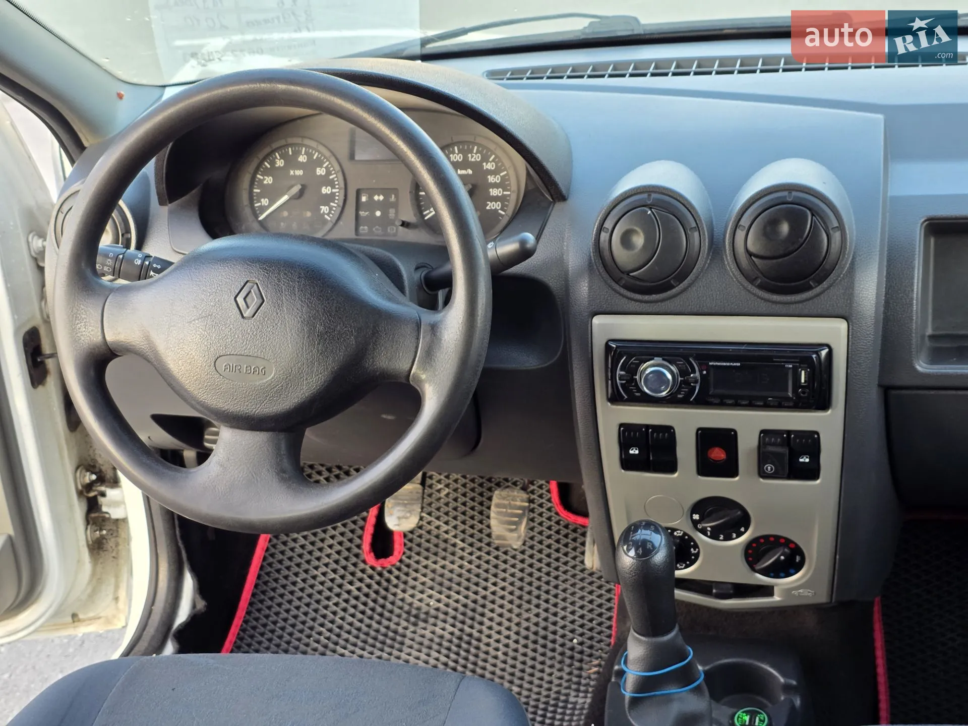 2010 Renault Logan - мініатюра 20