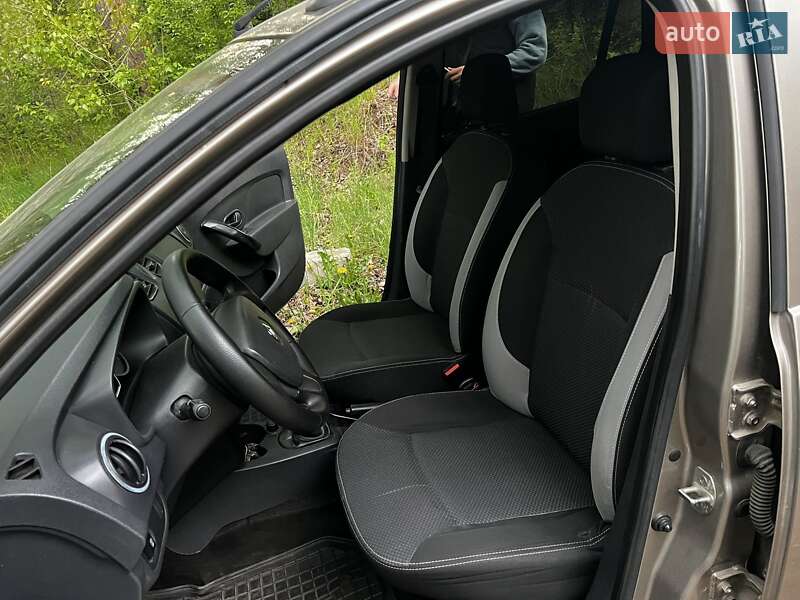 Універсал Renault Logan MCV 2014 в Чернігові
