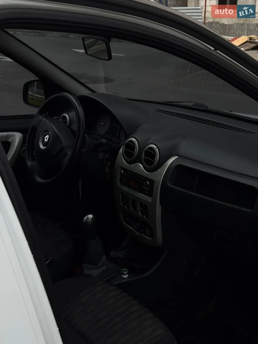 2012 Renault Logan - мініатюра 11