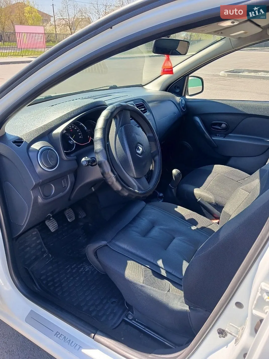 2014 Renault Logan - мініатюра 10