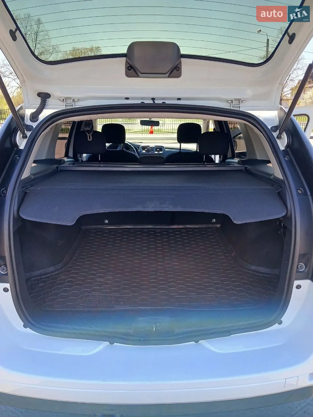 2014 Renault Logan - мініатюра 19