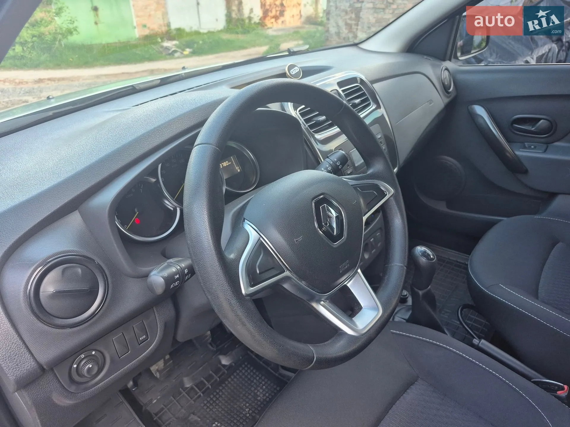 2018 Renault Logan - мініатюра 13