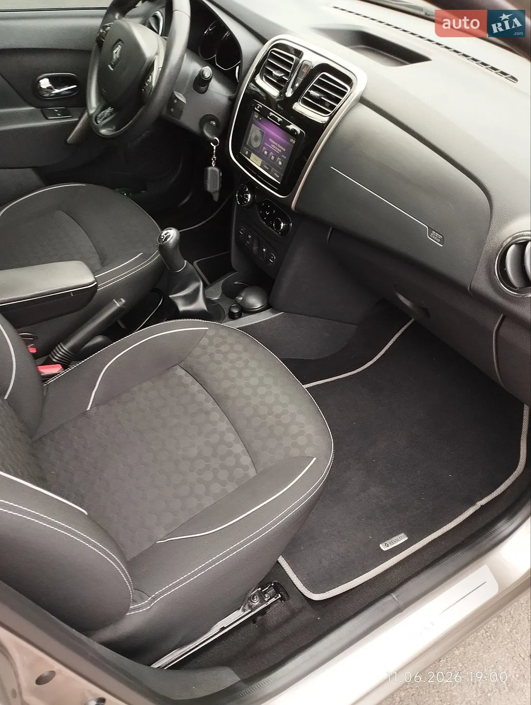 2015 Renault Logan - мініатюра 13