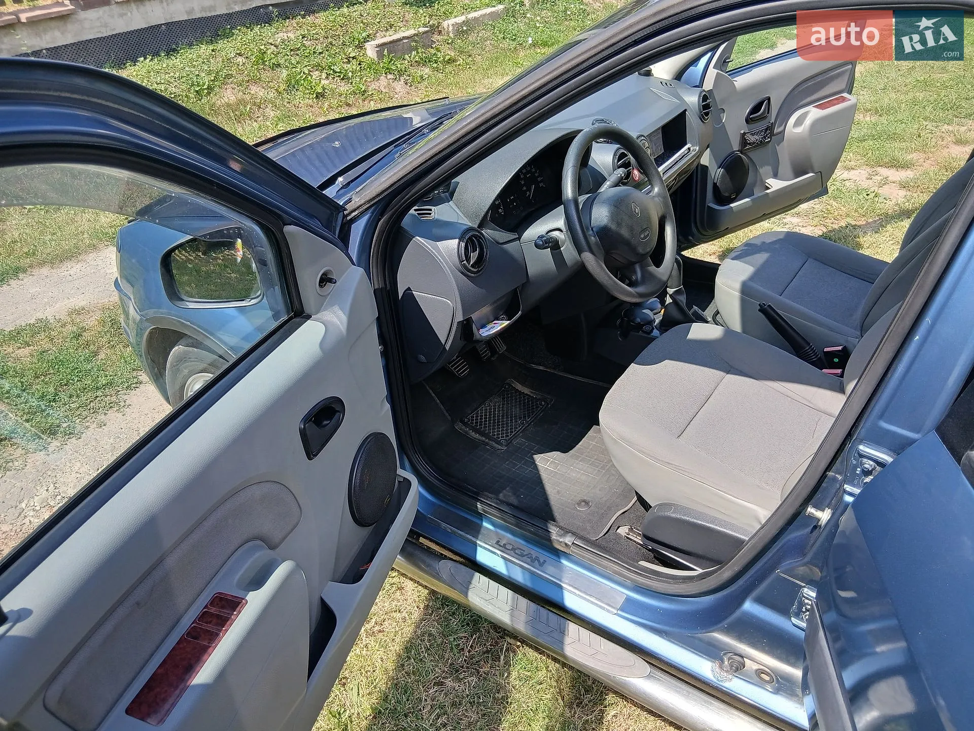 2011 Renault Logan - мініатюра 11