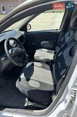Грузовой фургон Renault Logan Van 2011 в 